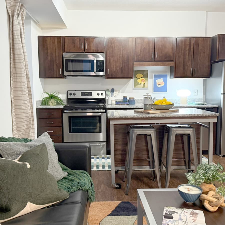 700-Washington-Living-Room-01